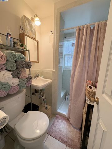 4592-4594 Mission St, San Francisco, CA 94112