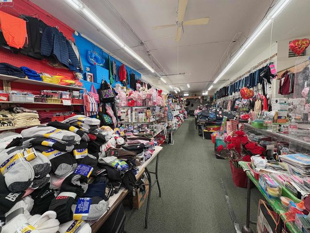 4592-4594 Mission St, San Francisco, CA 94112