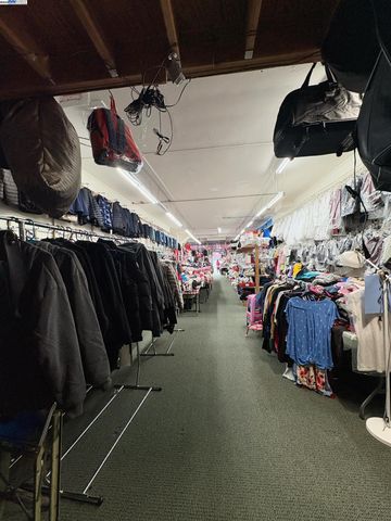 4592-4594 Mission St, San Francisco, CA 94112