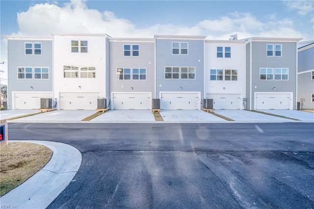702 Fishermans RD, Norfolk, VA 23503