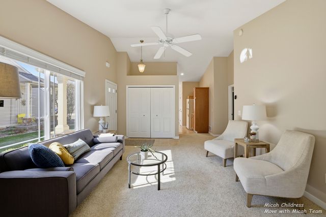 2936 Pebblestone Drive, Hudsonville, MI 49426