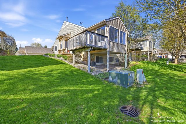 2936 Pebblestone Drive, Hudsonville, MI 49426