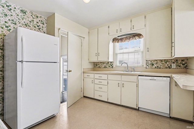 507 Parkovash Avenue, South Bend, IN 46617