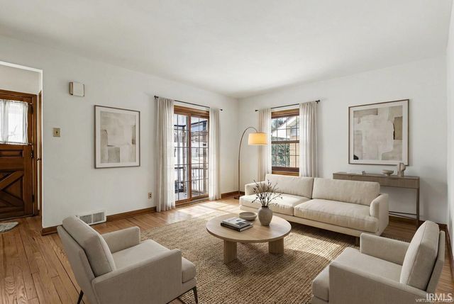 507 Parkovash Avenue, South Bend, IN 46617