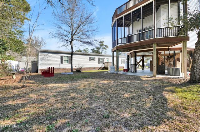 233 NE 75th Street, Oak Island, NC 28465