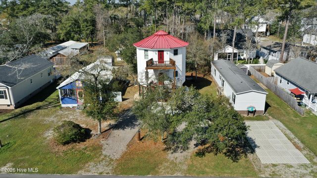 233 NE 75th Street, Oak Island, NC 28465