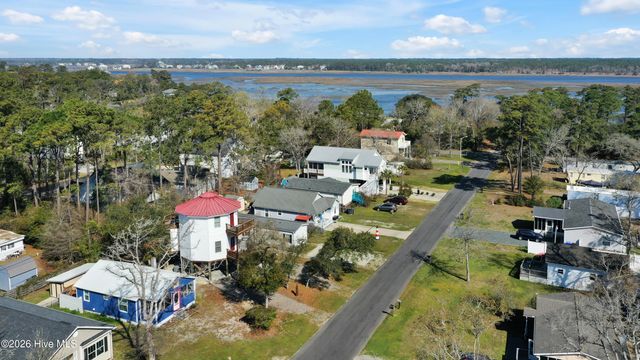 233 NE 75th Street, Oak Island, NC 28465