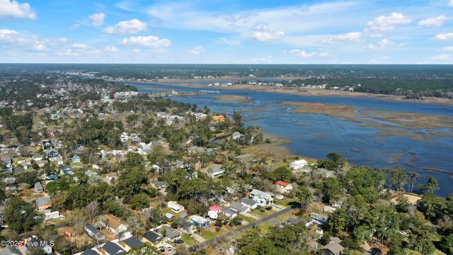 233 NE 75th Street, Oak Island, NC 28465