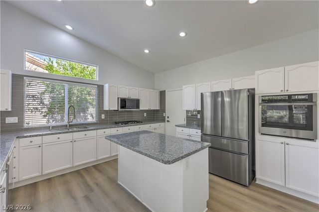 7411 Bridlehorne Avenue, Las Vegas, NV 89131