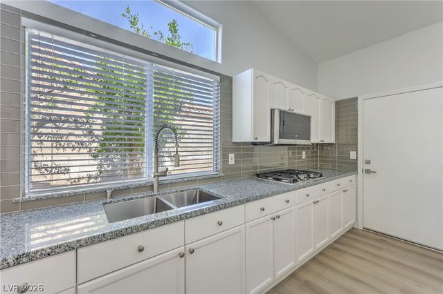 7411 Bridlehorne Avenue, Las Vegas, NV 89131