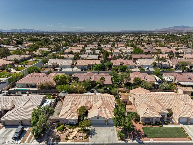 7411 Bridlehorne Avenue, Las Vegas, NV 89131