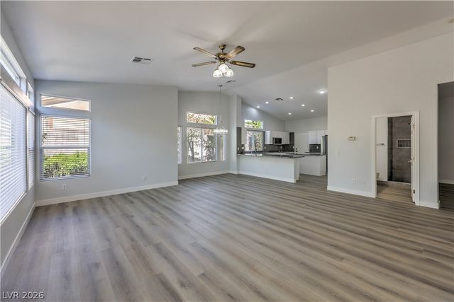 7411 Bridlehorne Avenue, Las Vegas, NV 89131