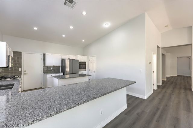 7411 Bridlehorne Avenue, Las Vegas, NV 89131