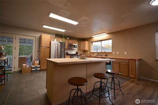 210 Brooklyn Road, Oakville, WA 98568