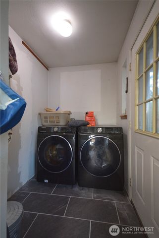 210 Brooklyn Road, Oakville, WA 98568