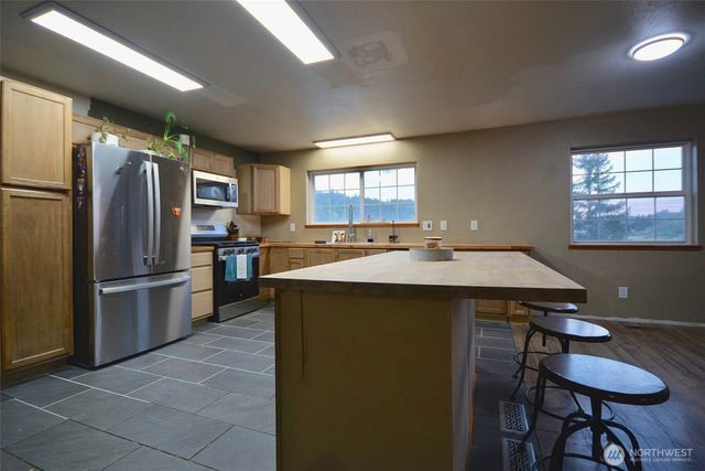 210 Brooklyn Road, Oakville, WA 98568