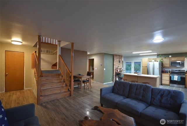 210 Brooklyn Road, Oakville, WA 98568