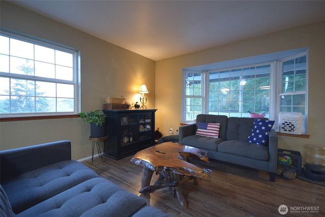 210 Brooklyn Road, Oakville, WA 98568