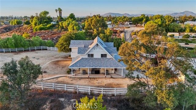 34325 Loi Lane, Temecula, CA 92592