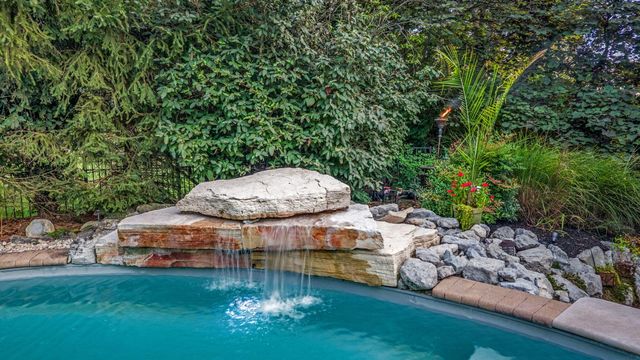 20 Fairwood Drive 20 Fairwood Drive, Miamisburg, OH 45342