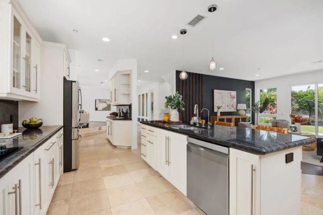 182 Andrew Avenue, Encinitas, CA 92024