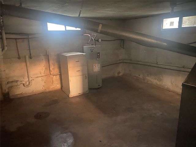602 E Wise Street, Bowie, TX 76230