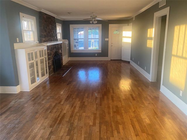 602 E Wise Street, Bowie, TX 76230