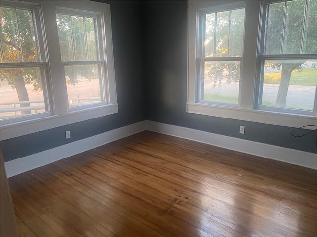 602 E Wise Street, Bowie, TX 76230