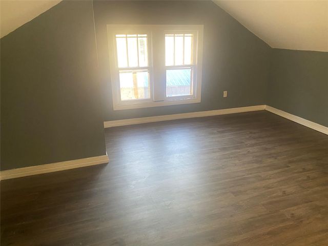 602 E Wise Street, Bowie, TX 76230