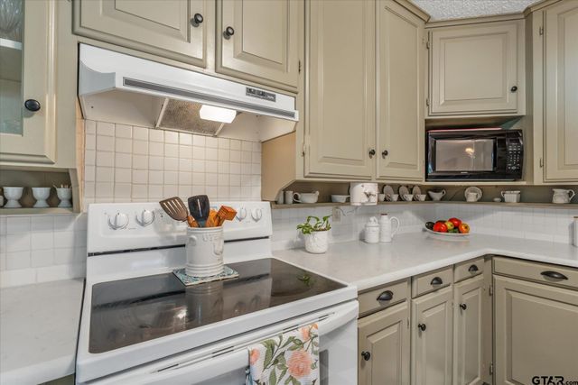 501 S Broad, Chandler, TX 75758