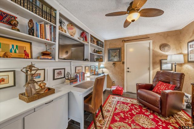 501 S Broad, Chandler, TX 75758