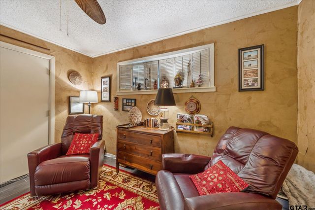 501 S Broad, Chandler, TX 75758