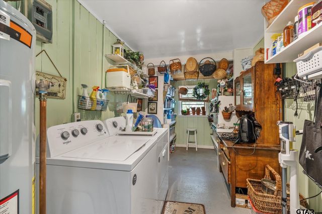 501 S Broad, Chandler, TX 75758