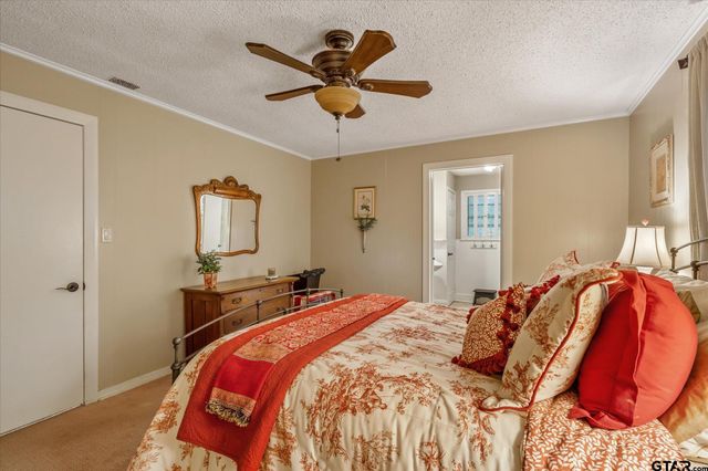 501 S Broad, Chandler, TX 75758
