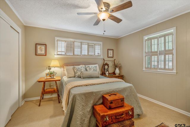 501 S Broad, Chandler, TX 75758