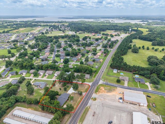 501 S Broad, Chandler, TX 75758