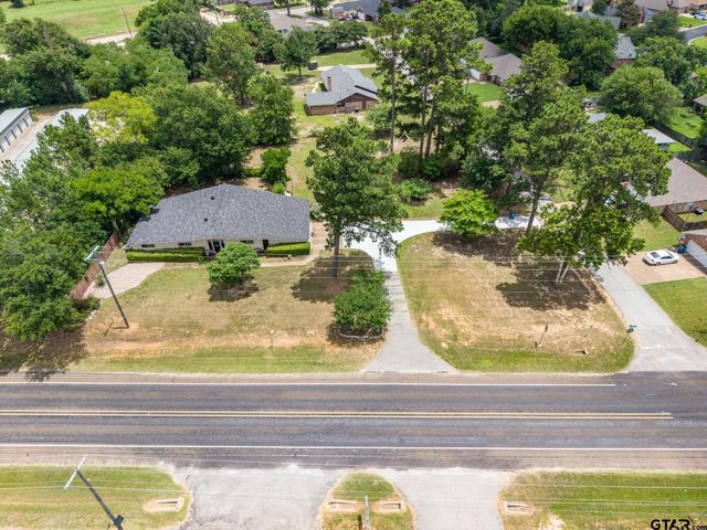 501 S Broad, Chandler, TX 75758