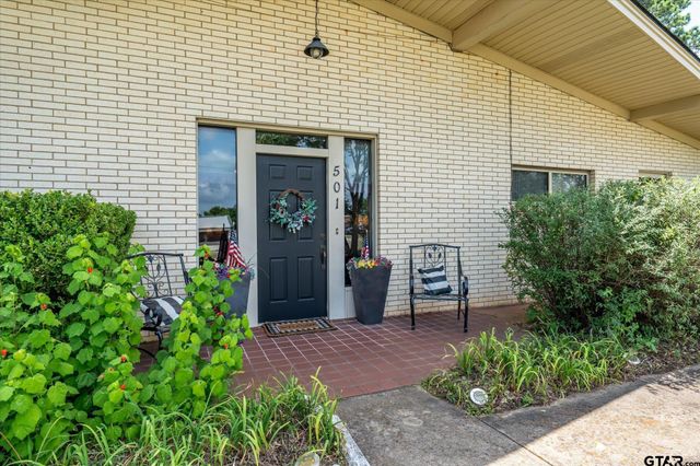 501 S Broad, Chandler, TX 75758