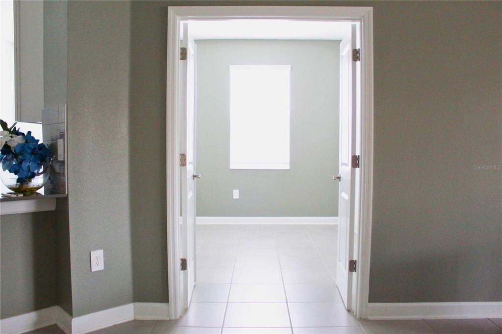 Image 11 of property listing at 4615 WANDSWORTH WAY, Davenport, FL 33837