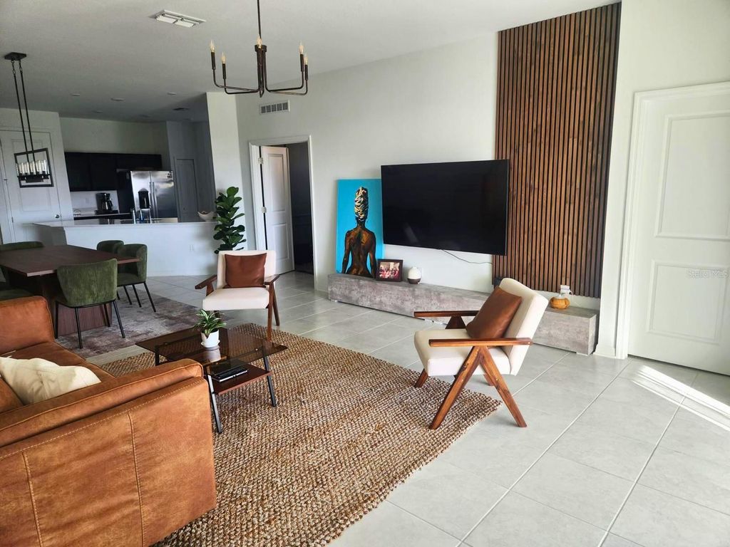 Image 3 of property listing at 4615 WANDSWORTH WAY, Davenport, FL 33837