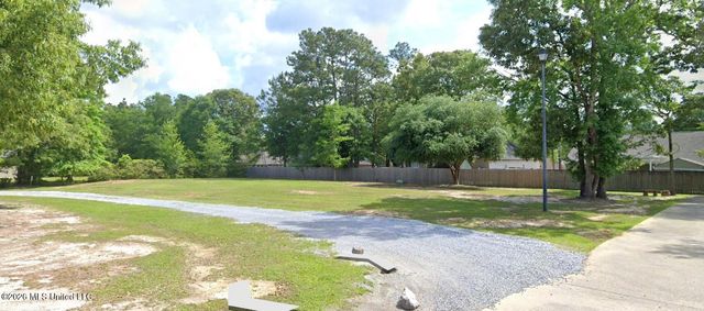 Kapalama Way, Diamondhead, MS 39525