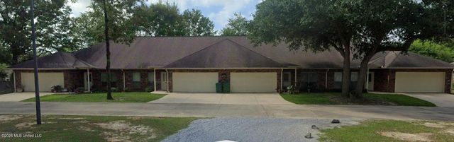 Kapalama Way, Diamondhead, MS 39525