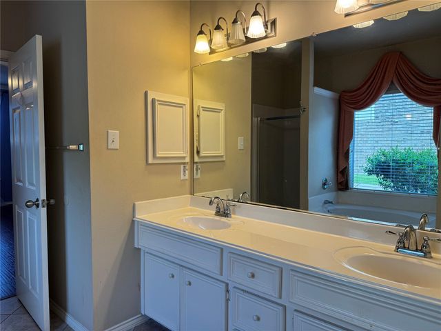 2311 Echo Harbor Drive, Pearland, TX 77584