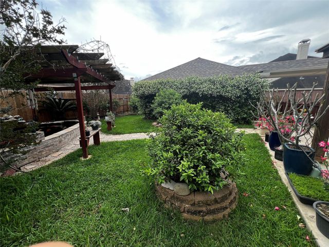 2311 Echo Harbor Drive, Pearland, TX 77584