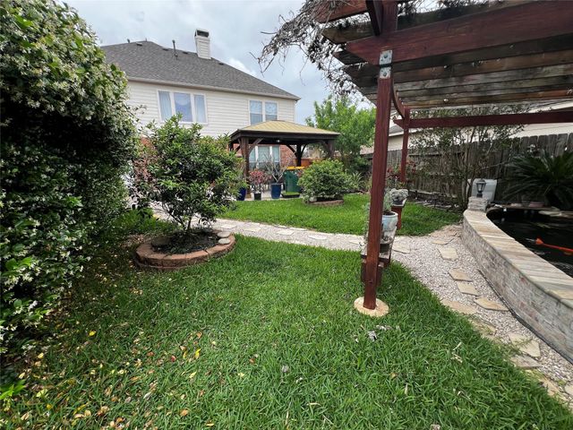 2311 Echo Harbor Drive, Pearland, TX 77584