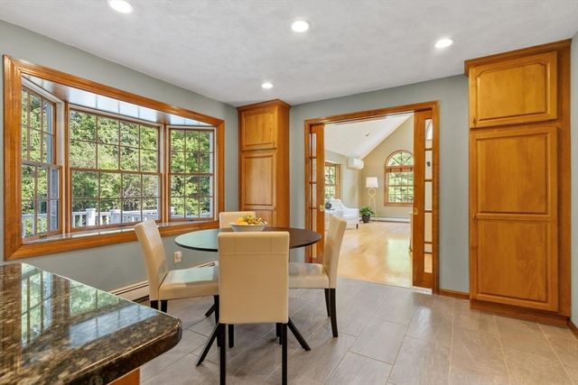 19 Villanova Dr, Westford, MA 01886