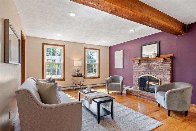 19 Villanova Dr, Westford, MA 01886