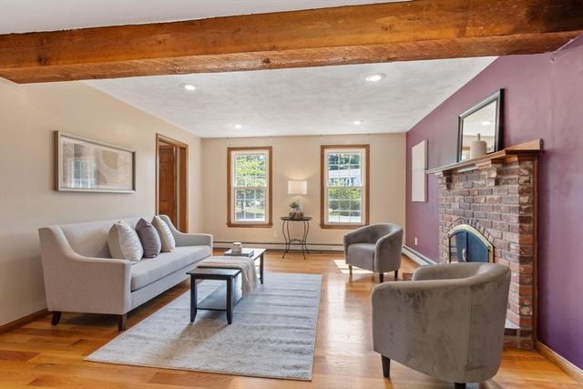 19 Villanova Dr, Westford, MA 01886