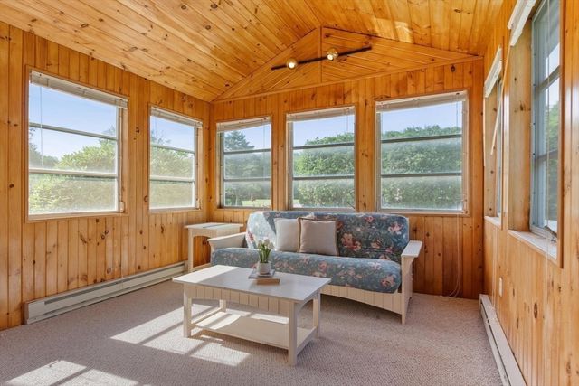 19 Villanova Dr, Westford, MA 01886