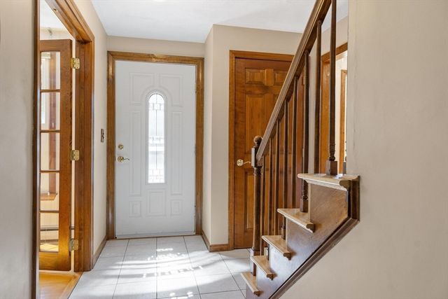 19 Villanova Dr, Westford, MA 01886